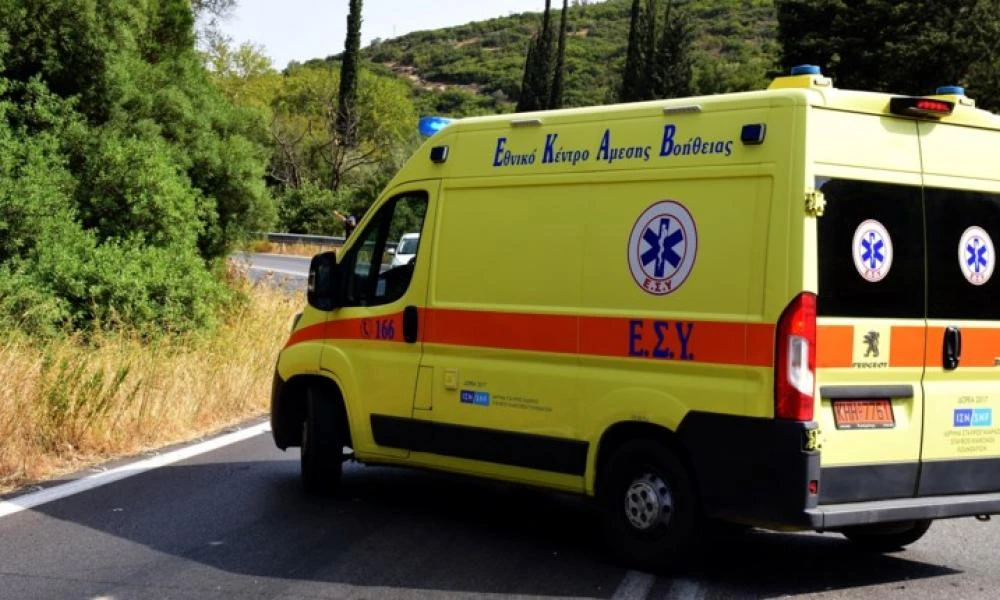 Σφοδρό τροχαίο με δυο τραυματίες και ένα παιδί στην εθνική Πύργου-Πατρών (Εικόνες)